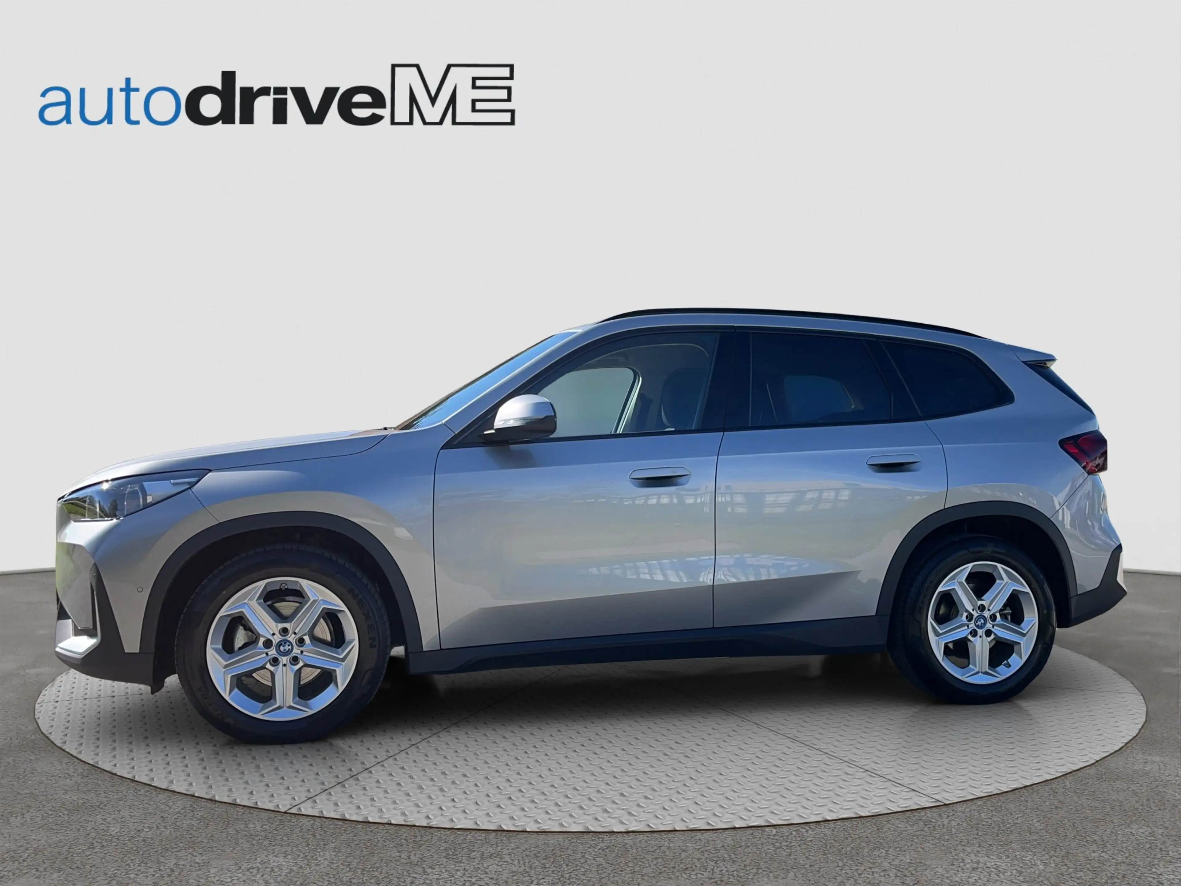 BMW iX1 eDrive 20 KAM LED ACC Kam. SHZ AHK AUT LM — photo 4