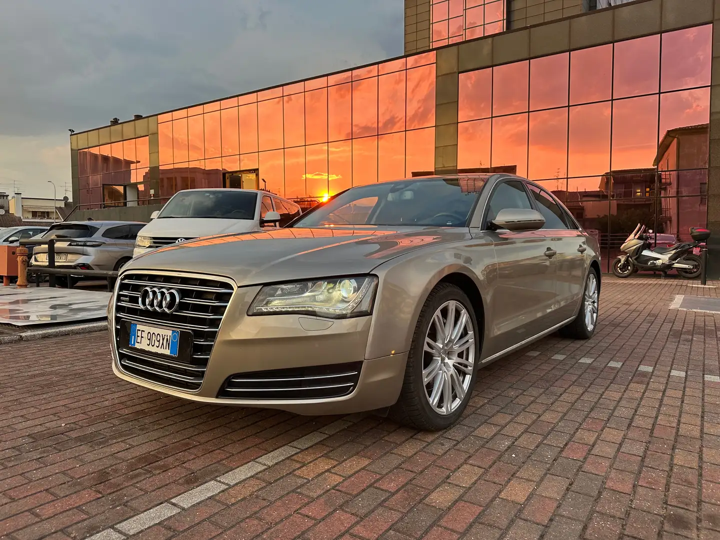 Audi A8 A8 III 2011 3.0 V6 tdi quattro tiptronic Beige - 1