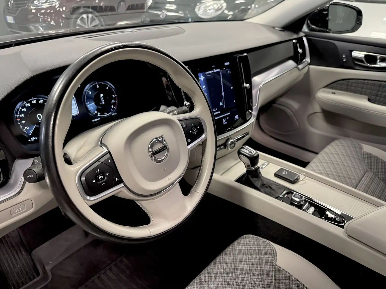 Volvo V60 — photo 12 sur 17