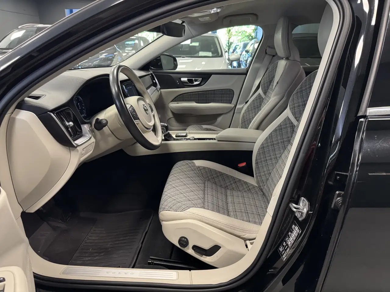 Volvo V60 — photo 7 sur 17