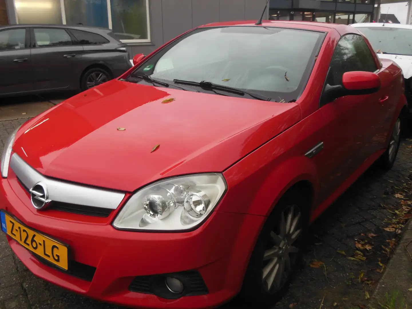 Opel Tigra TwinTop 1.4-16V Enjoy Staat in De Krim Rood - 2