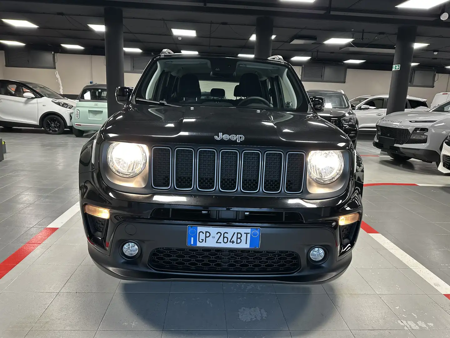 Jeep Renegade 2019 1.5 turbo t4 mhev Limited 2wd 130cv dct Zwart - 2