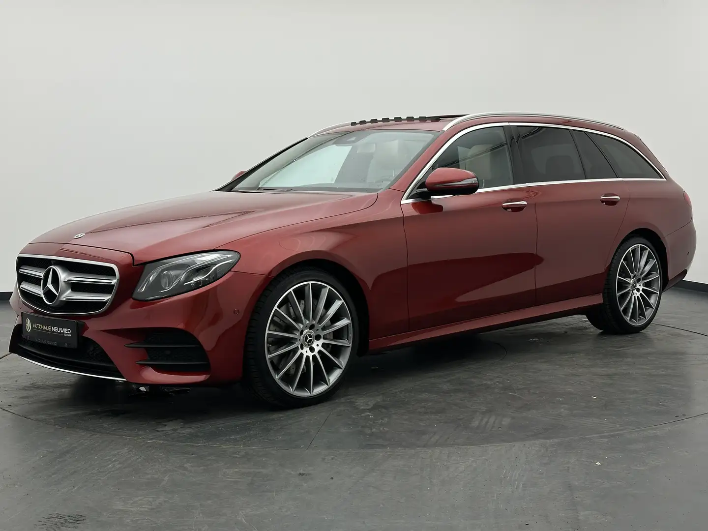 Mercedes-Benz E 400 E 400d 4M T 9G+MBEAM+AMG+SHD+SITZKLIMA+WIDE+AHK+ Rood - 2