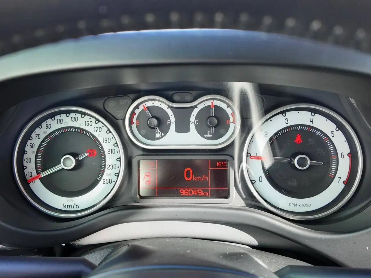 Fiat 500L снимка Fiat 500L