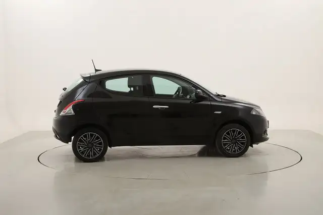 Lancia Ypsilon view 6