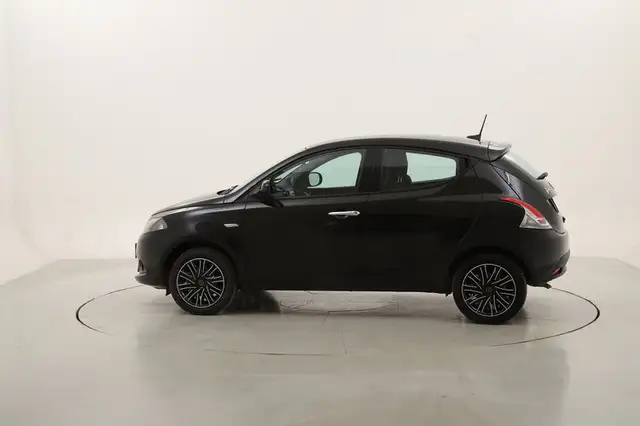 Lancia Ypsilon view 2