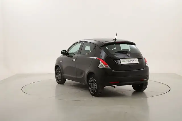 Lancia Ypsilon view 3