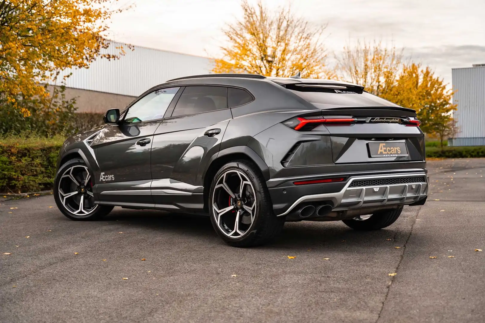 Lamborghini Urus *** CARBON CERAMIC BRAKES / PANO ROOF / LED *** Gris - 2