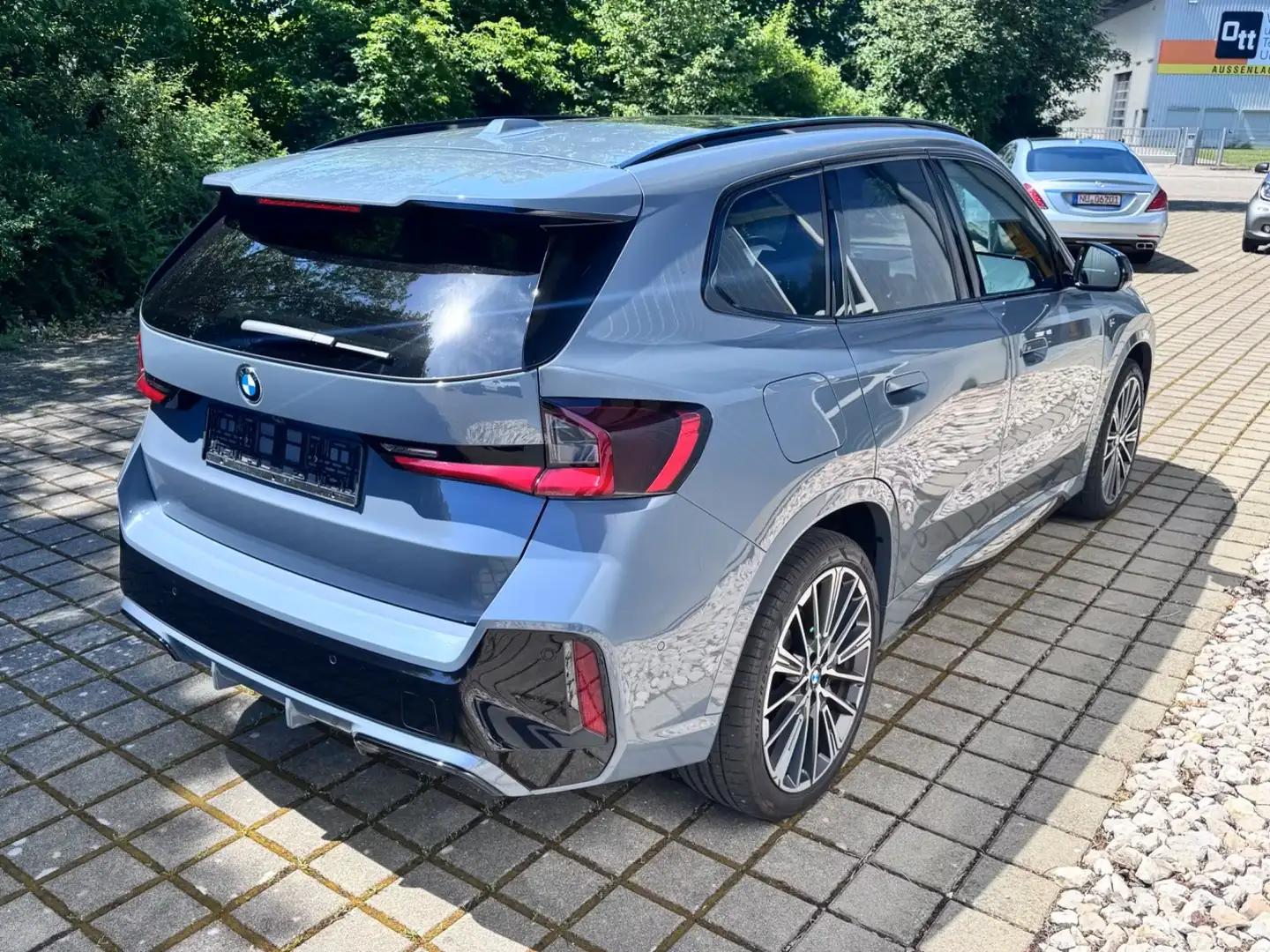 BMW X1 xDrive 23d 211ch DKG7 M Sport 20p HUD HK Attel Gris - 2