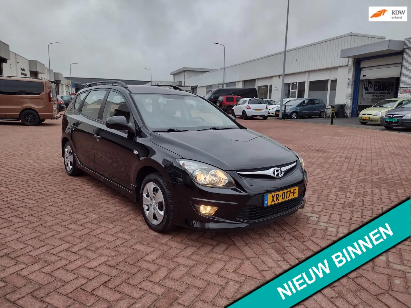 Hyundai i30 CW 1.4i i-Drive Cool MOOIE AUTO BEL 0619590613 5 D Negro - 1