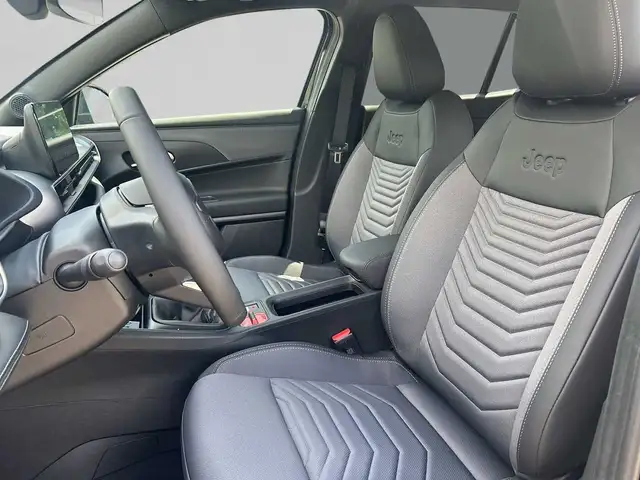 Jeep Avenger view 6