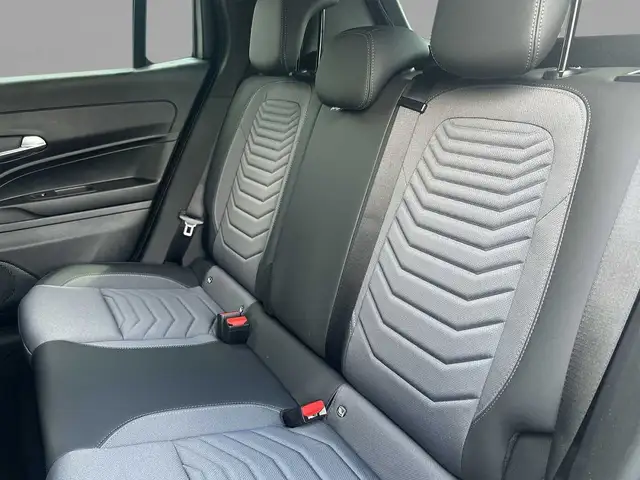 Jeep Avenger view 8