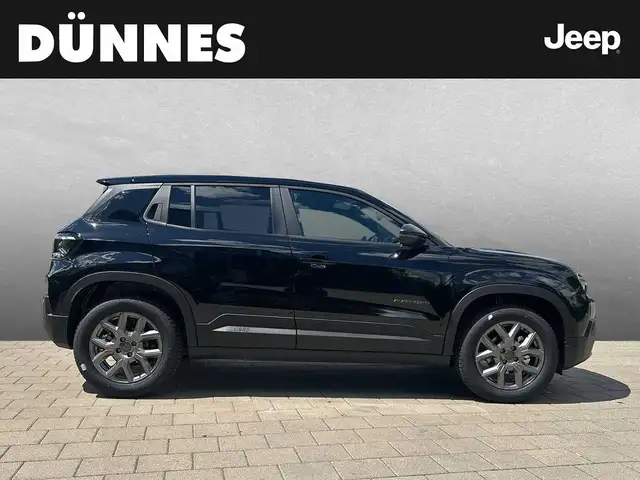 Jeep Avenger view 3