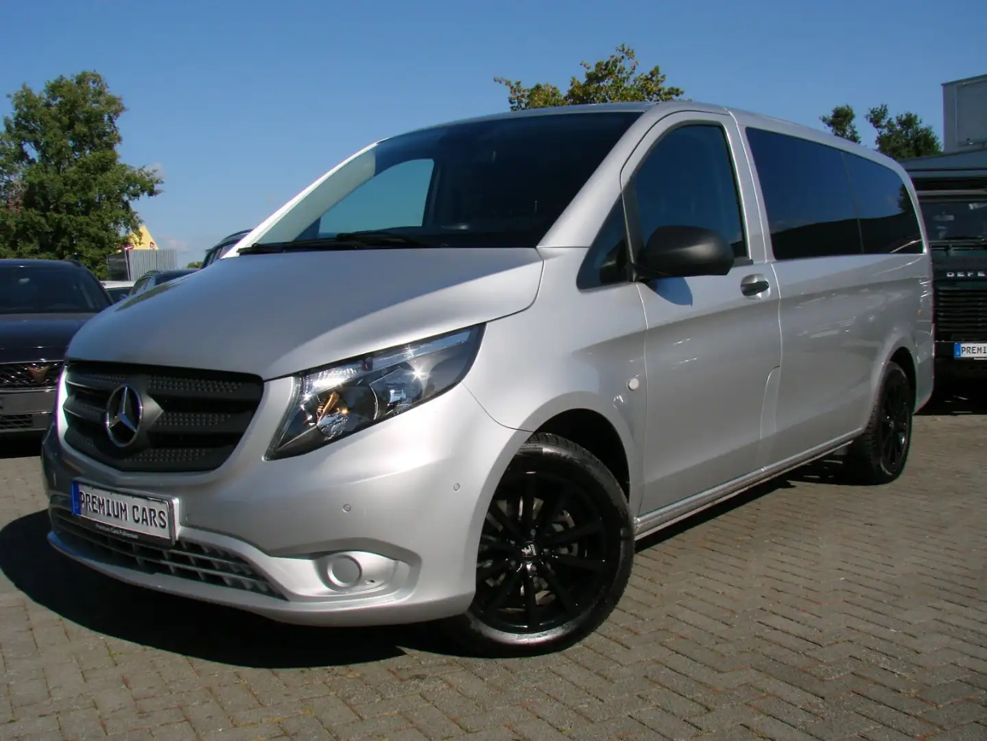 Mercedes-Benz Vito Tourer 116CDI/BT Pro lang (L2) LEDER NAVI Silber - 2
