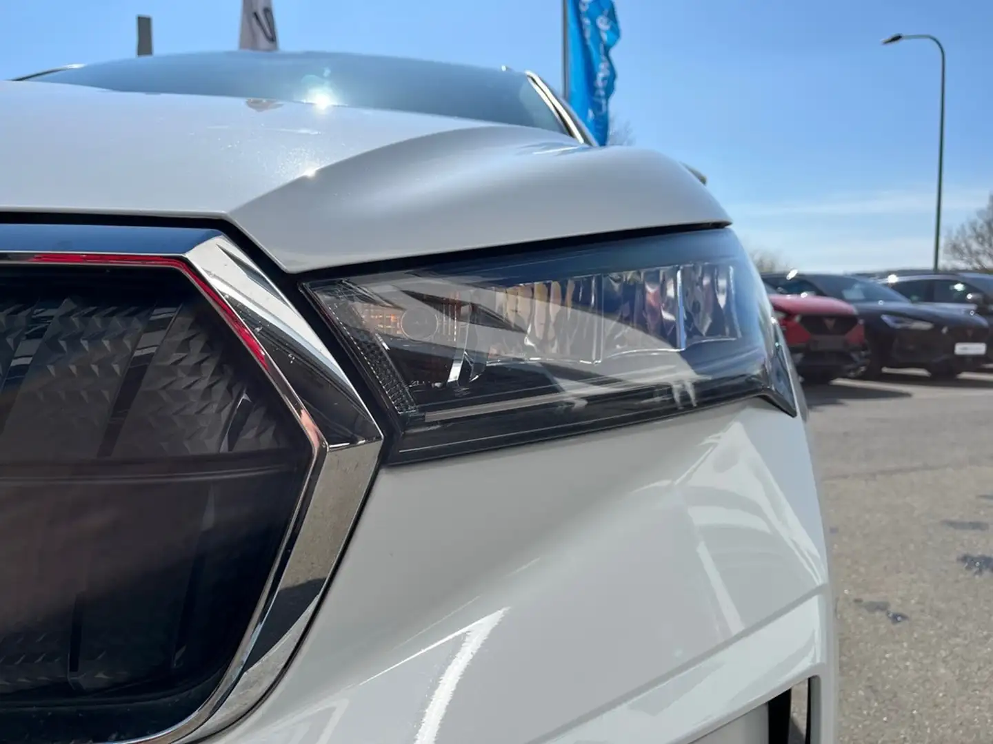 Skoda Enyaq iV 60 Weiß - 2