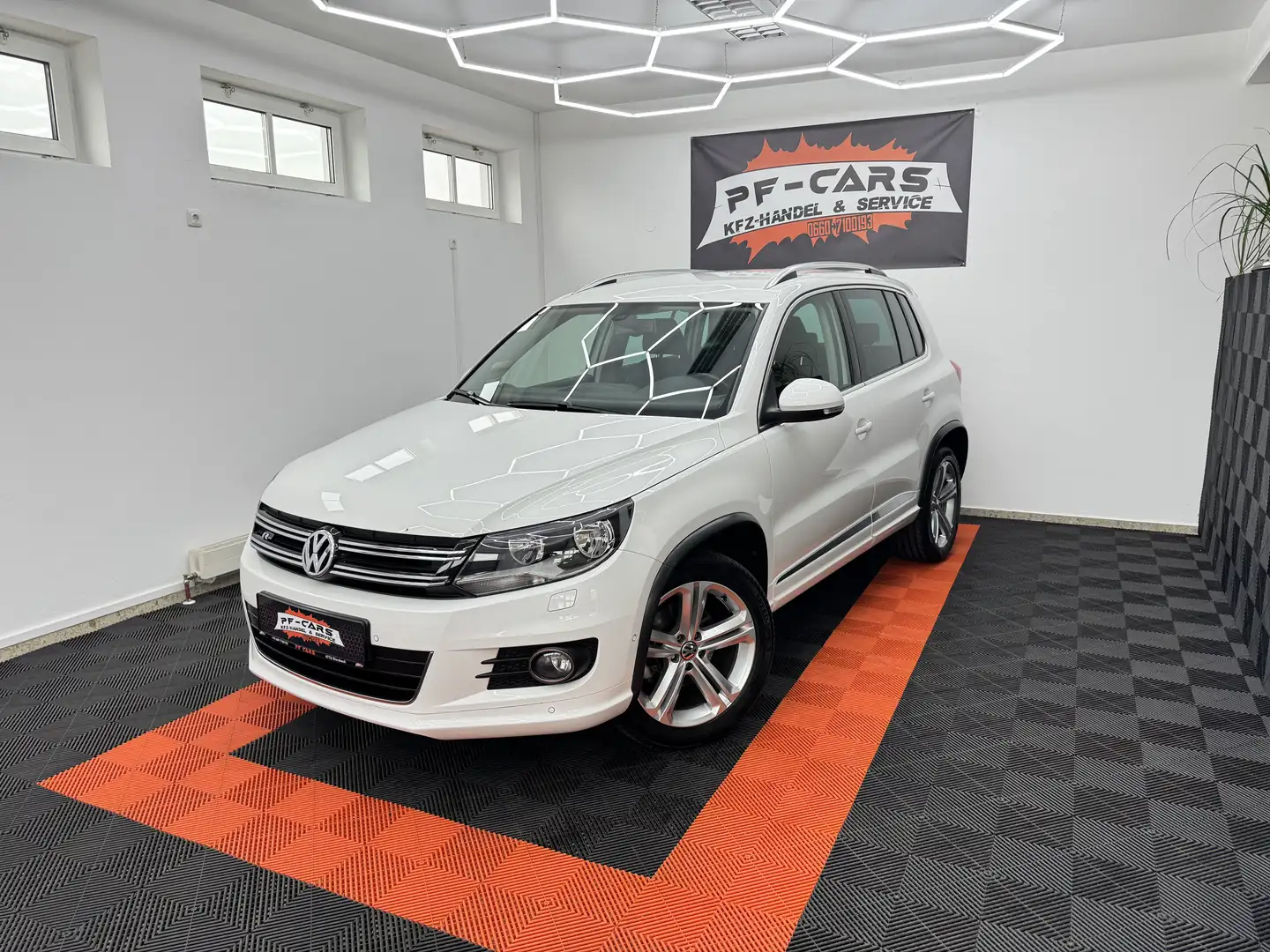 Volkswagen Tiguan Tiguan*2,0 TDI*RLINE*4Sports*BMT*DPF*4Sports Weiß - 1