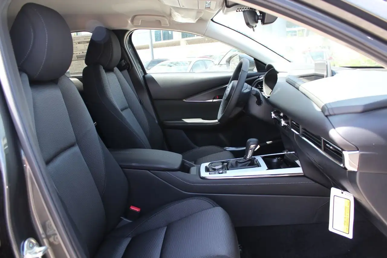 Mazda CX-30 photo Mazda CX-30
