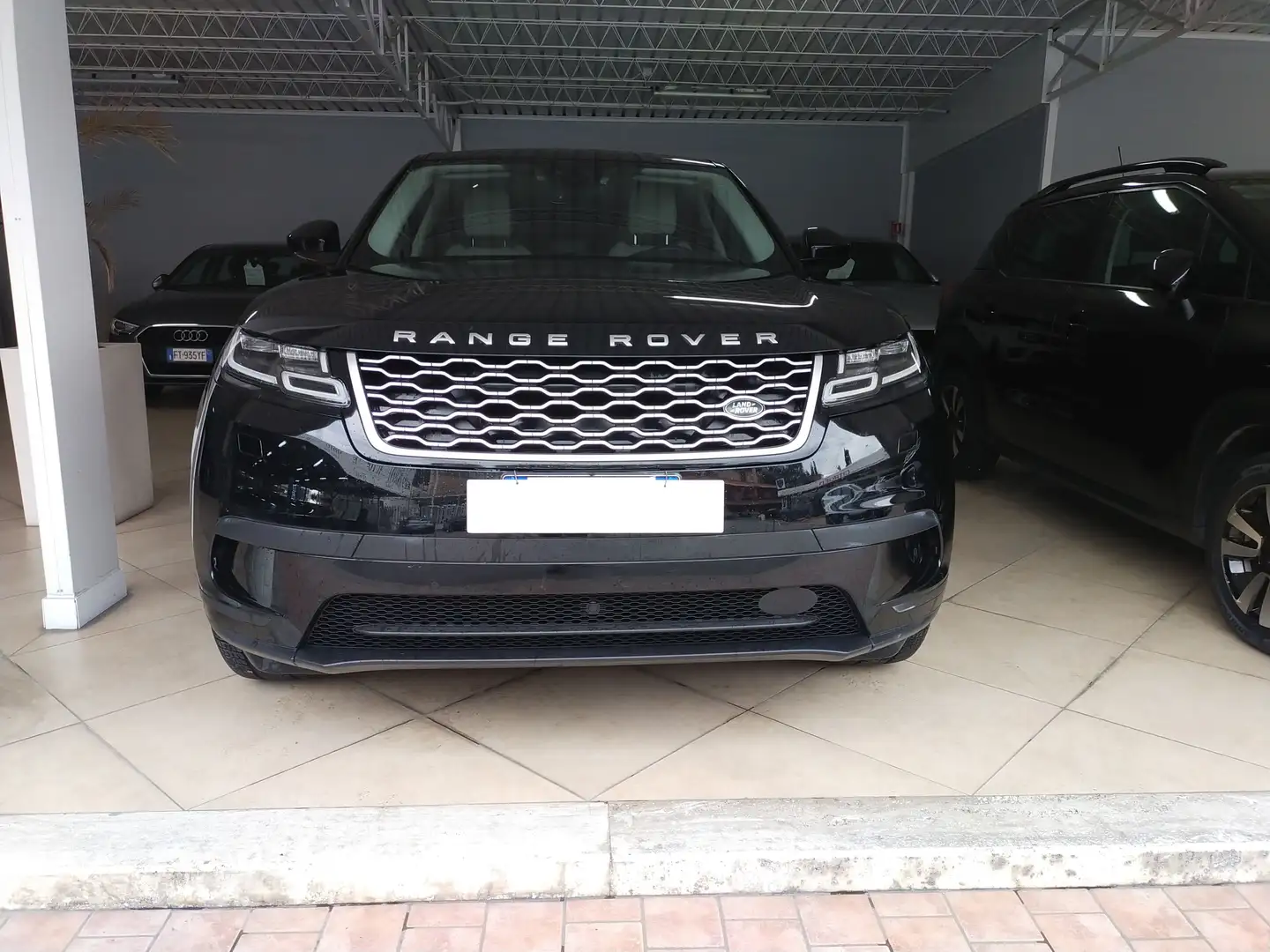 Land Rover Range Rover Velar Range Rover Velar 2.0d i4 180cv auto my19 Nero - 1