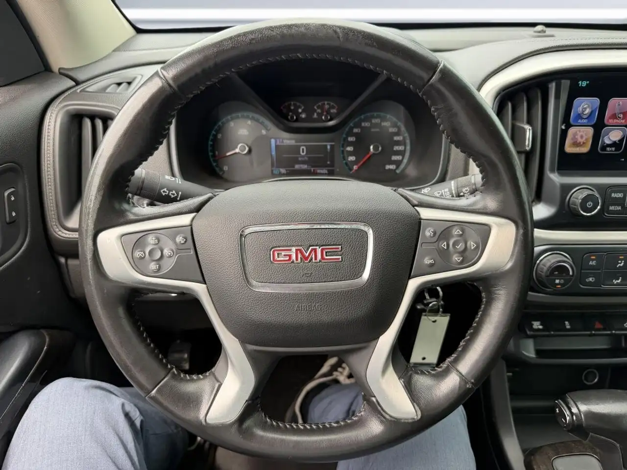 GMC Canyon снимка GMC Canyon