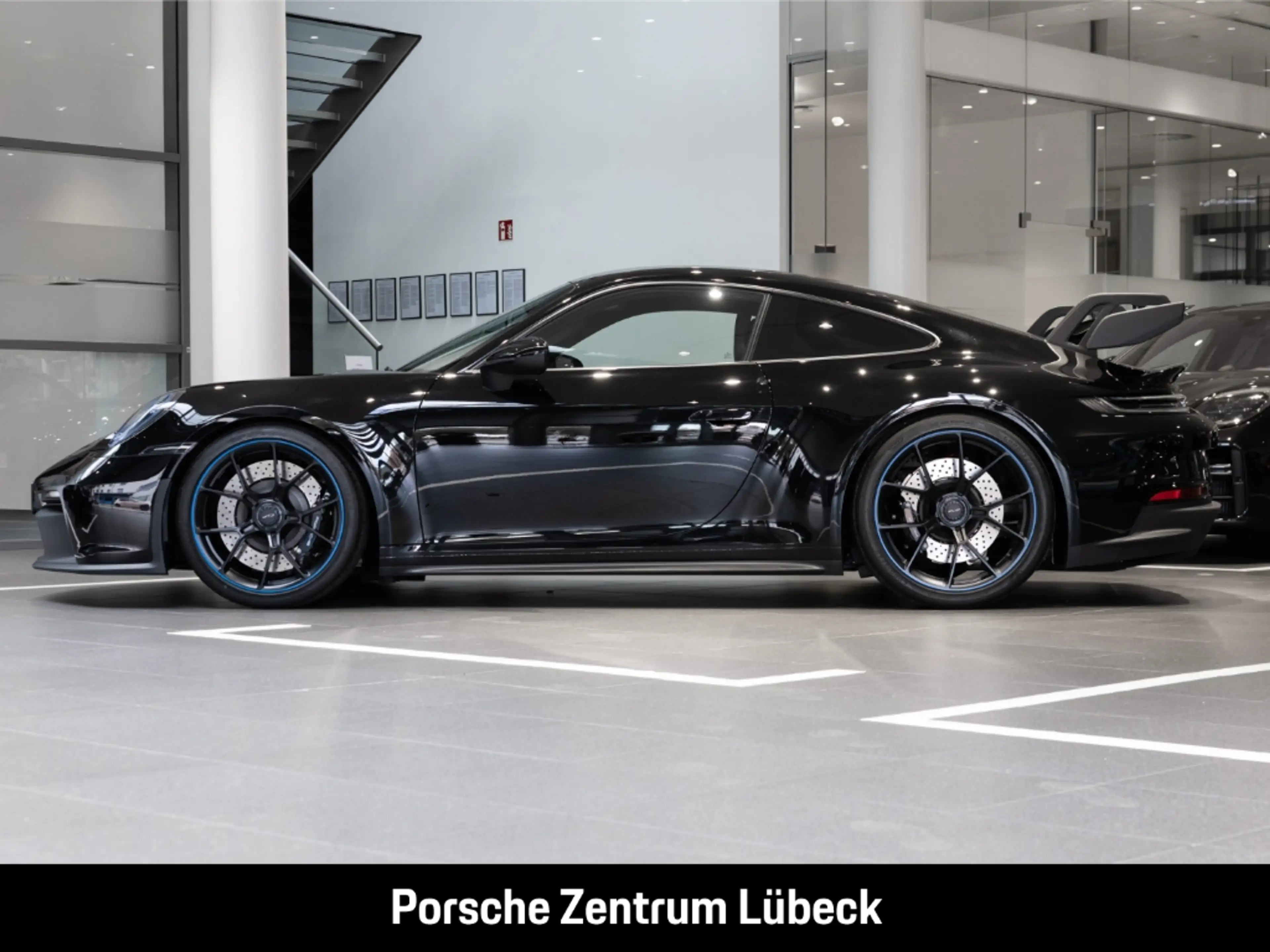 Porsche 992 (911) GT3 — photo 2