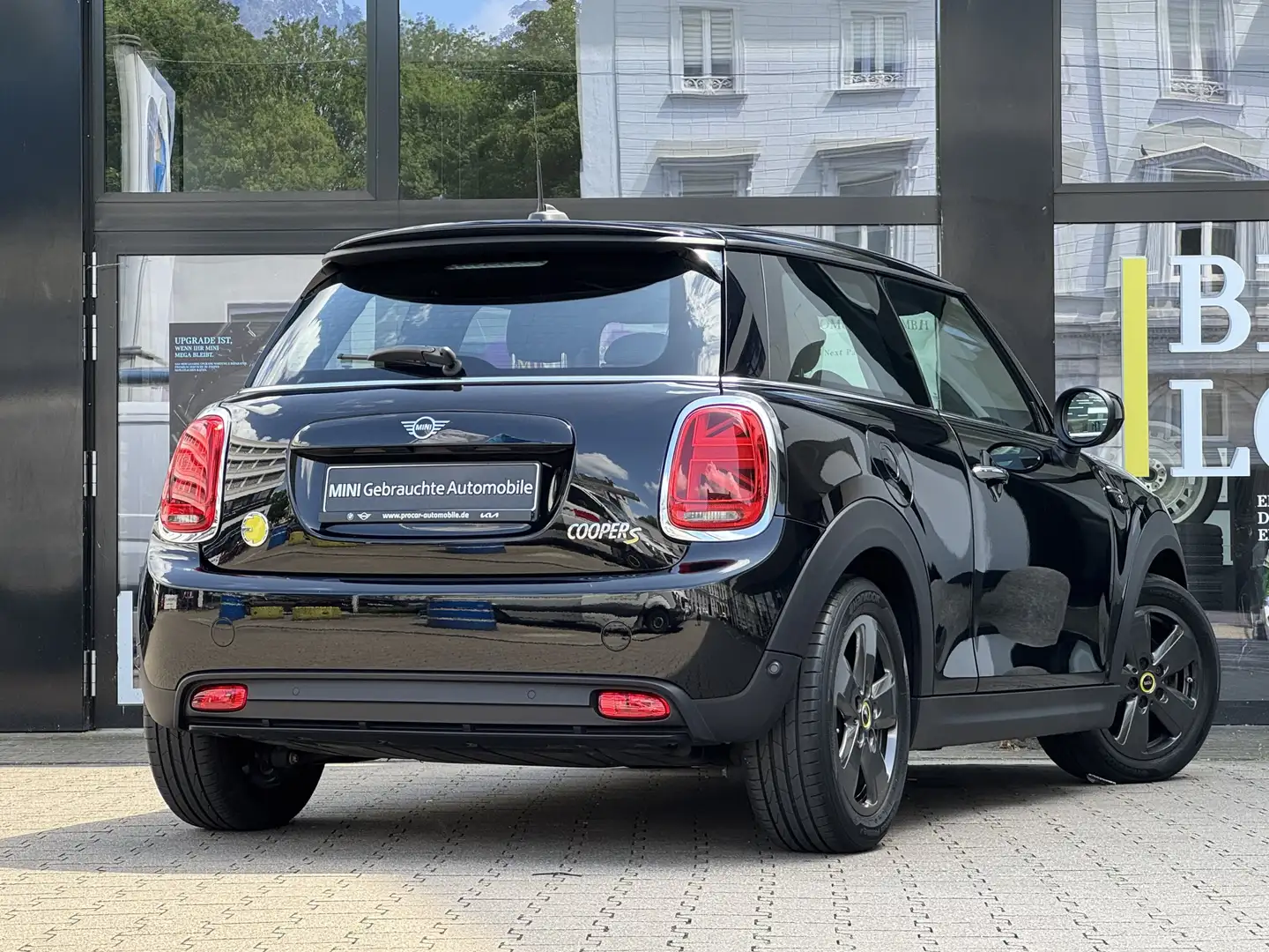 MINI Cooper SE LED PA PDC Pano Navi DAB Shz Schwarz - 2