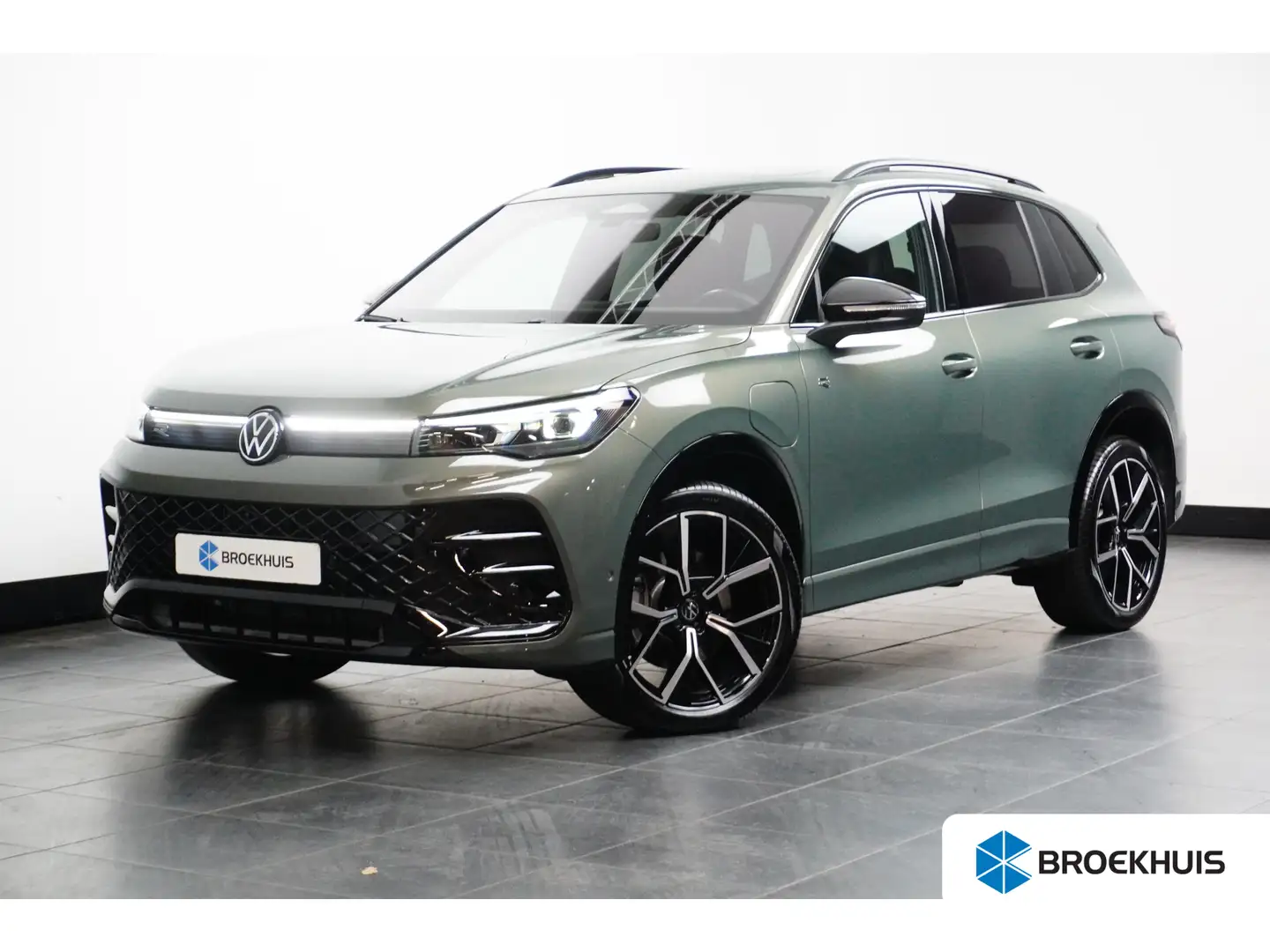 Volkswagen Tiguan 1.5 TSI eHybrid 200 kW R-Line 272pk | Panorama dak Groen - 1