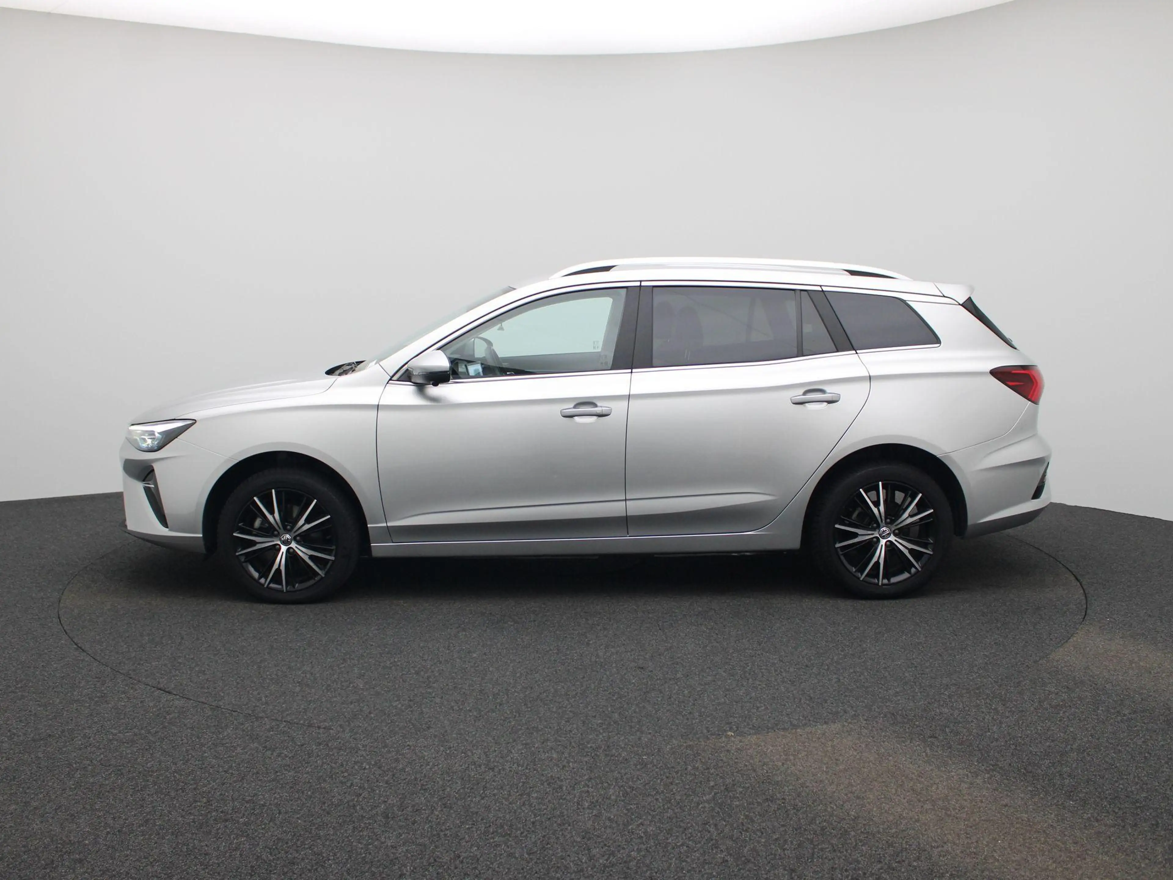 MG MG5 Long Range Luxury 61 kWh — photo 5