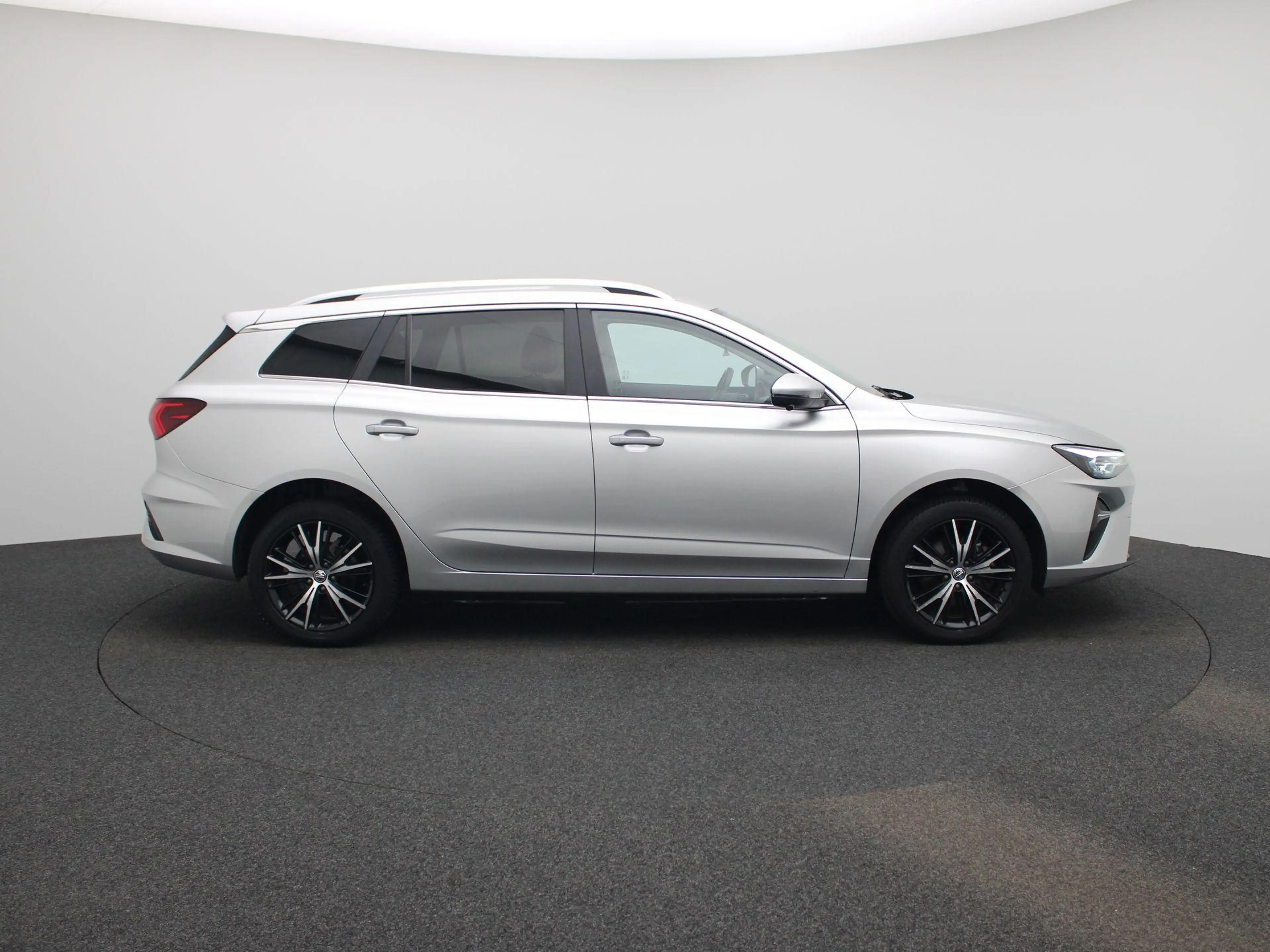 MG MG5 Long Range Luxury 61 kWh — photo 7