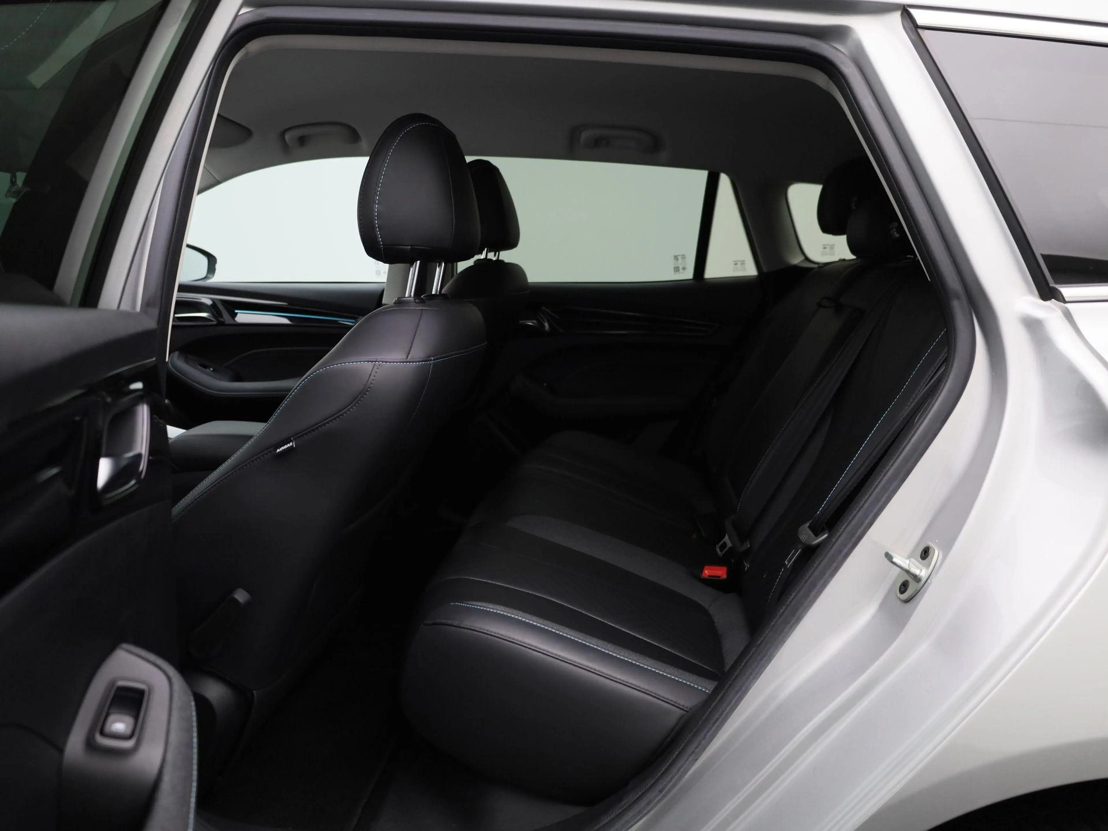 MG MG5 Long Range Luxury 61 kWh — photo 11