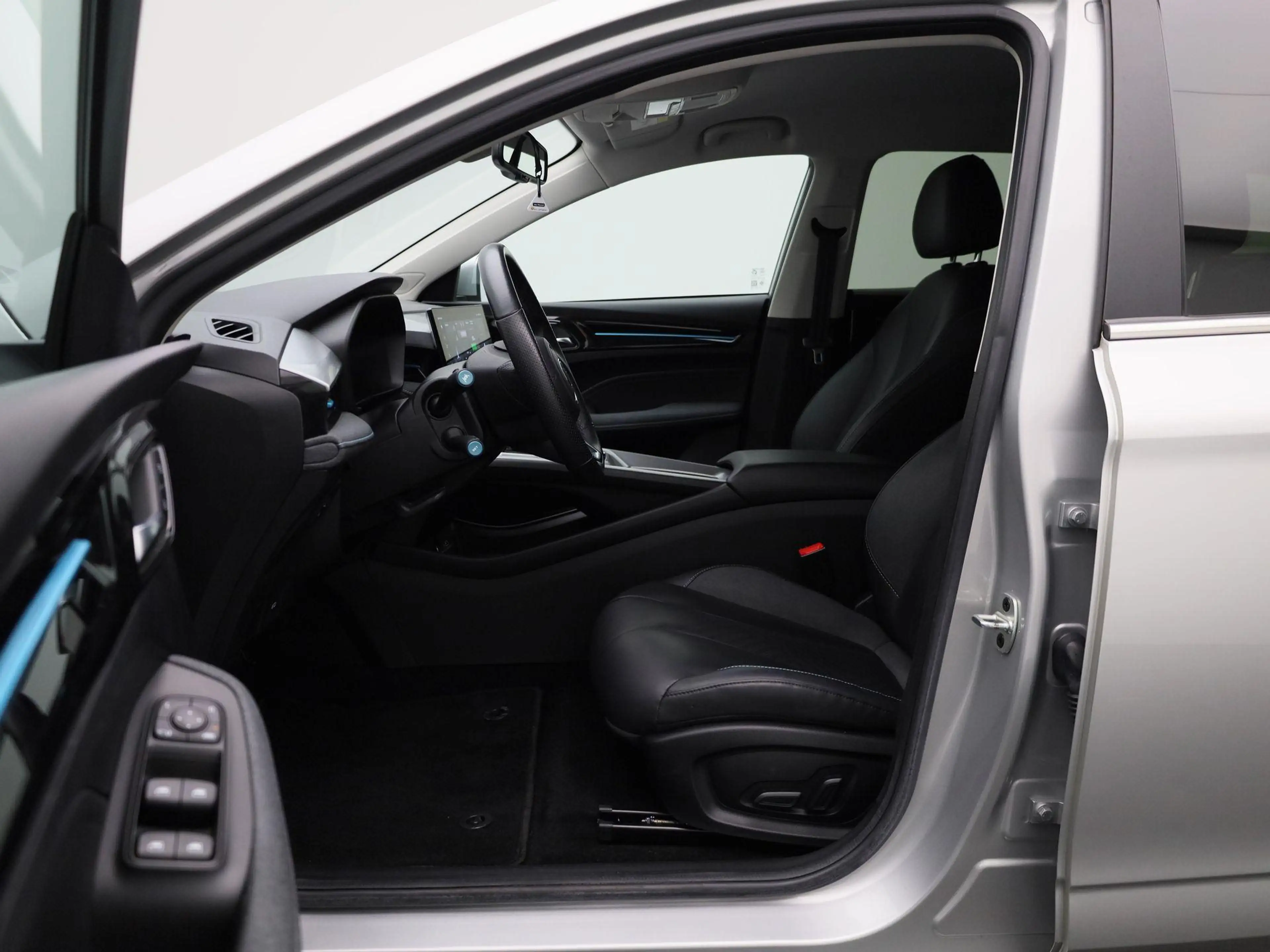 MG MG5 Long Range Luxury 61 kWh — photo 10