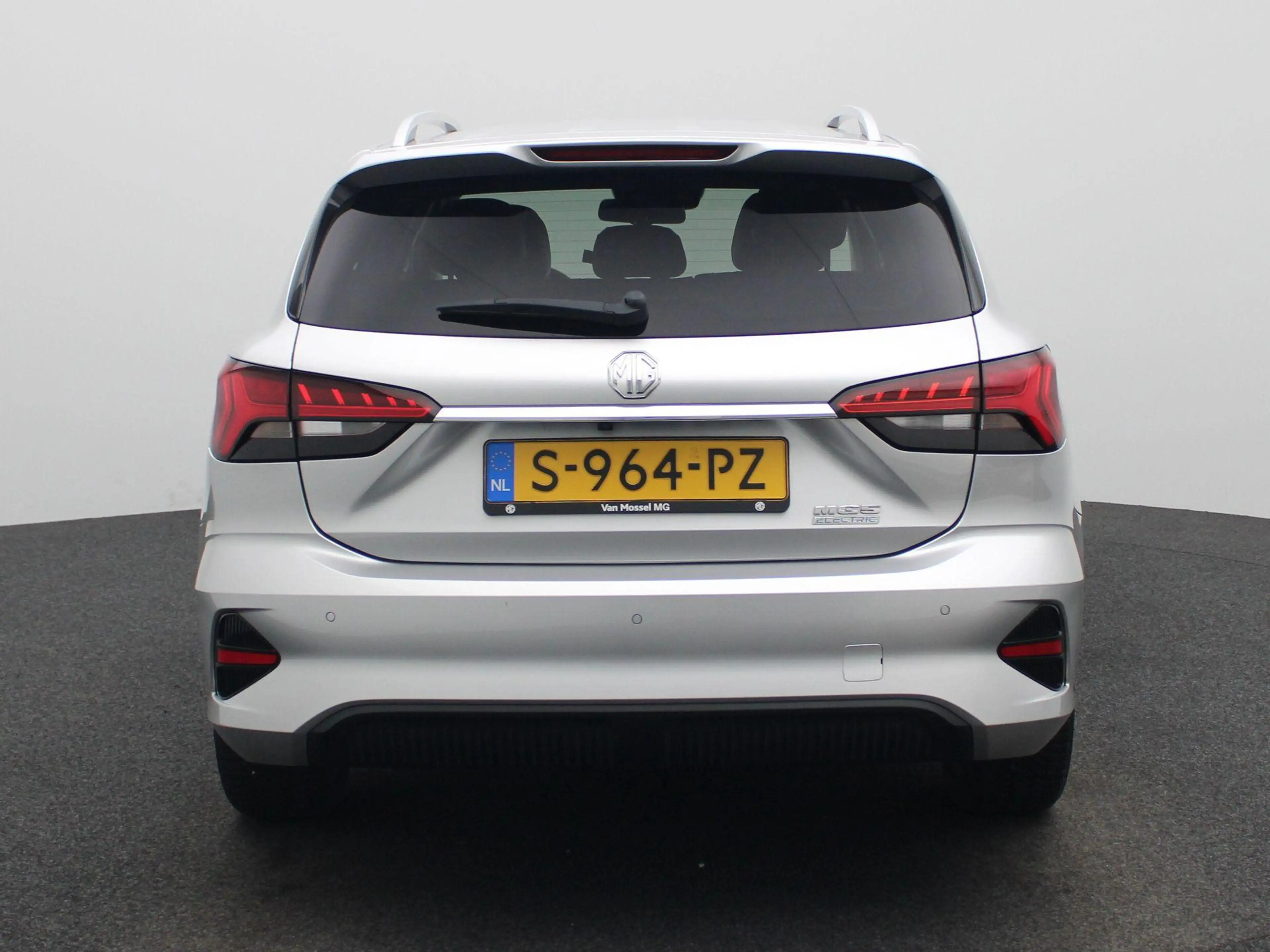 MG MG5 Long Range Luxury 61 kWh — photo 6