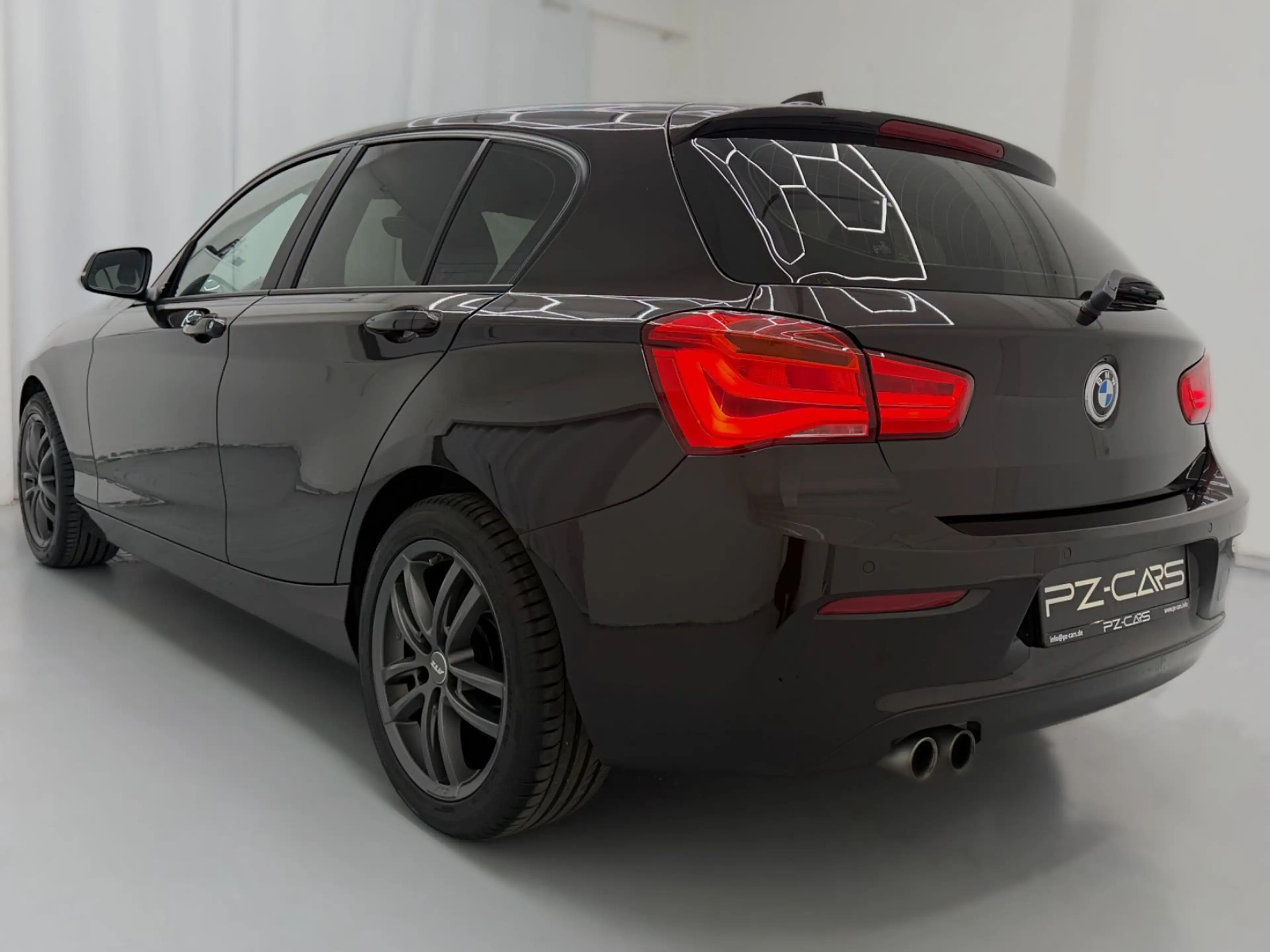 BMW 120 i Automatik|PDC|SHZ|TempoIBT|Scheckheftgepfl — photo 5