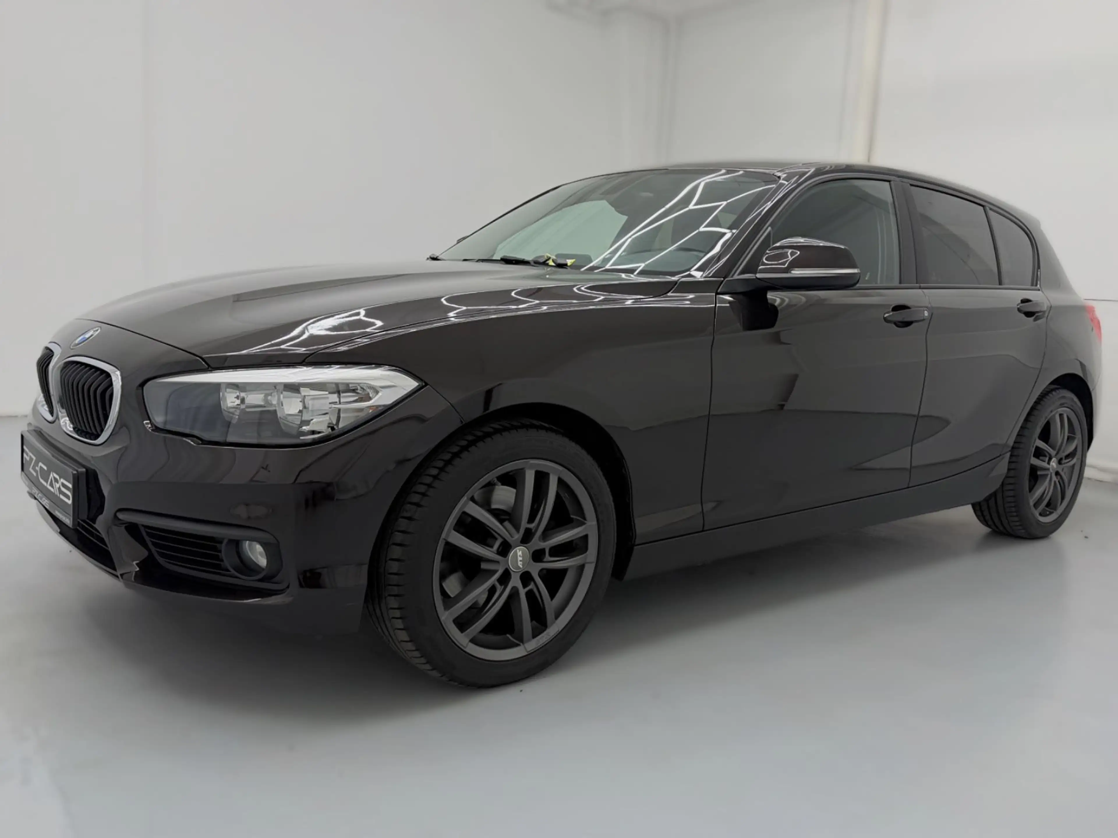 BMW 120 i Automatik|PDC|SHZ|TempoIBT|Scheckheftgepfl