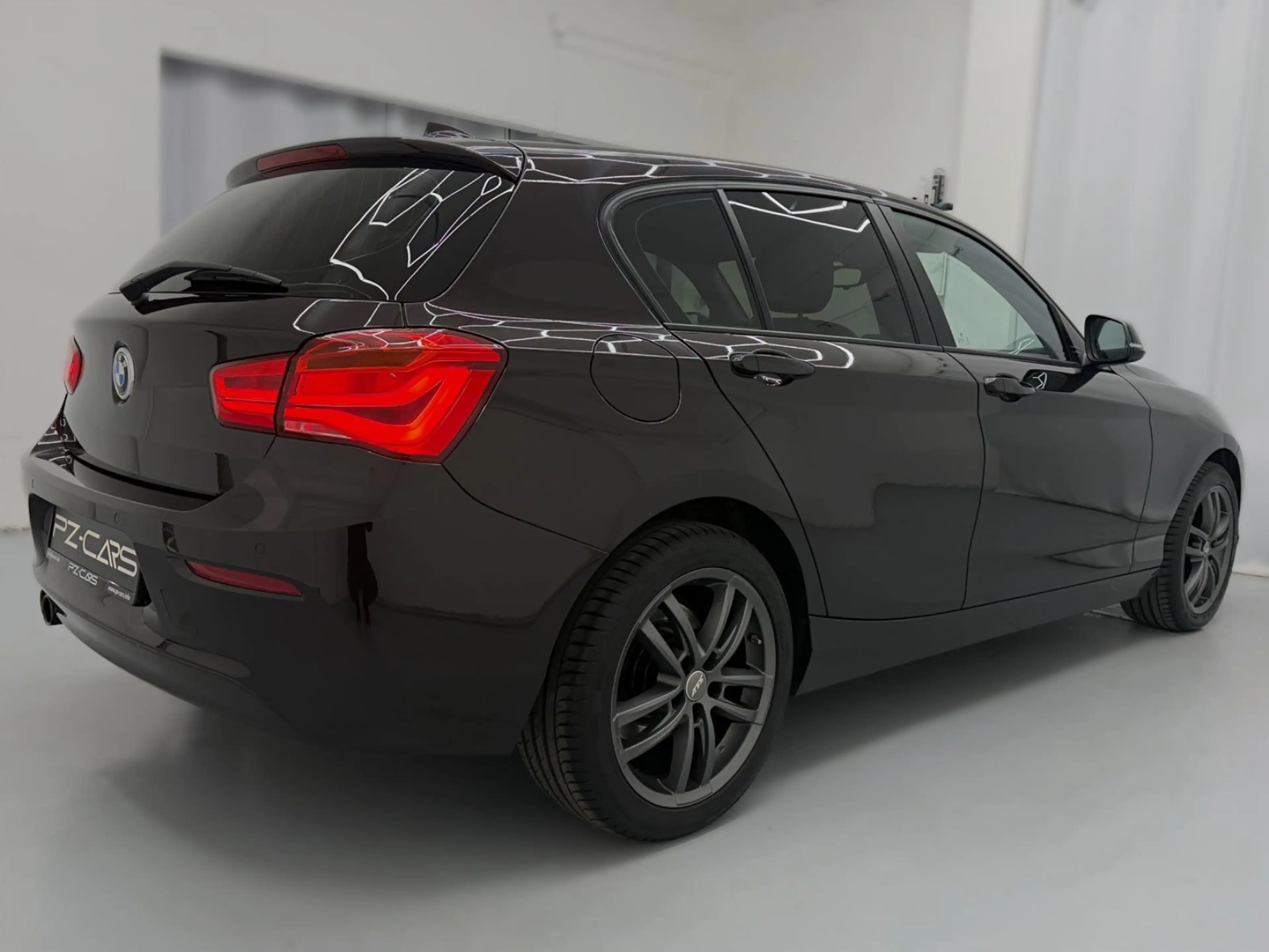 BMW 120 i Automatik|PDC|SHZ|TempoIBT|Scheckheftgepfl — photo 7
