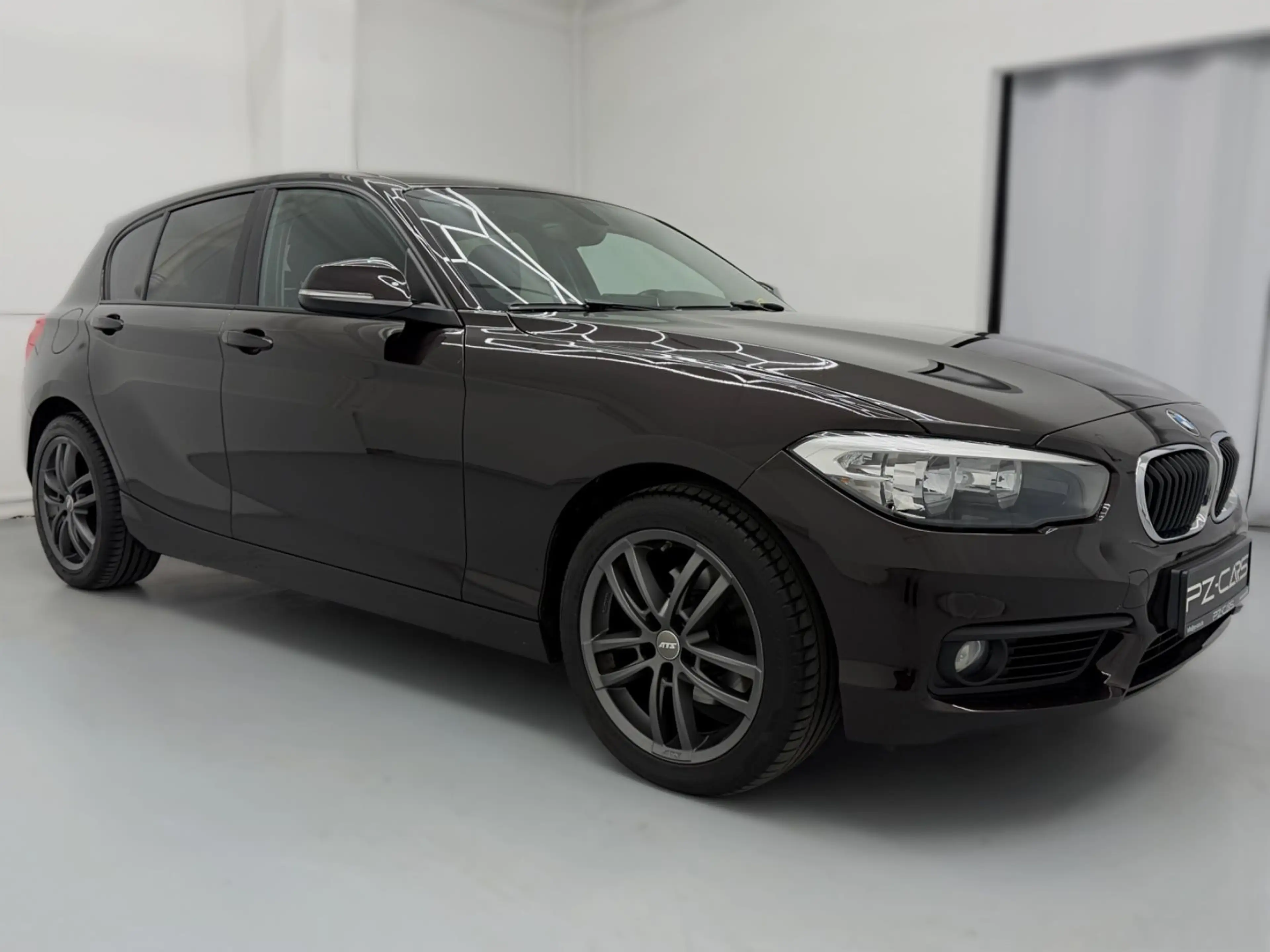 BMW 120 i Automatik|PDC|SHZ|TempoIBT|Scheckheftgepfl — photo 3