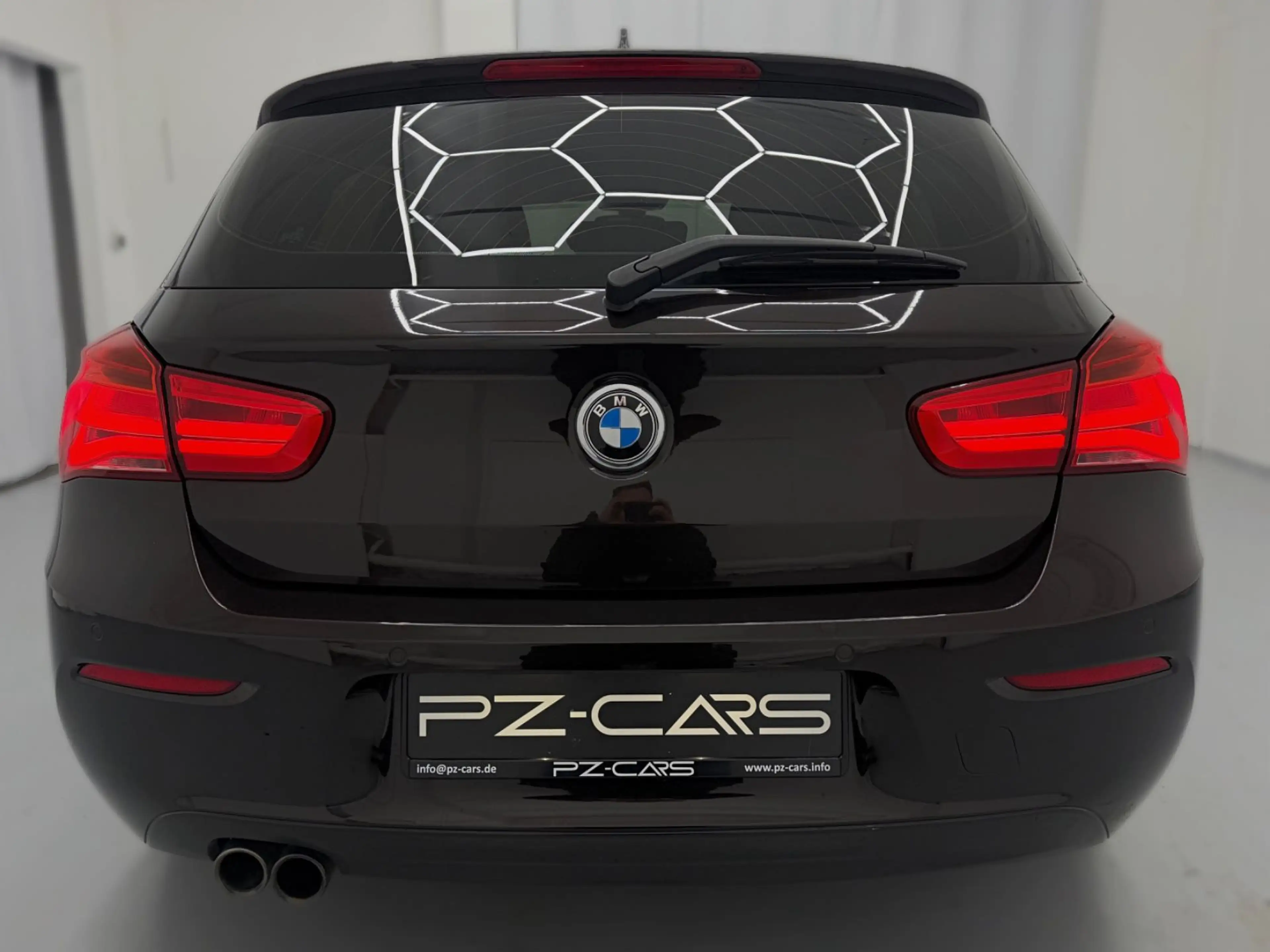 BMW 120 i Automatik|PDC|SHZ|TempoIBT|Scheckheftgepfl — photo 6