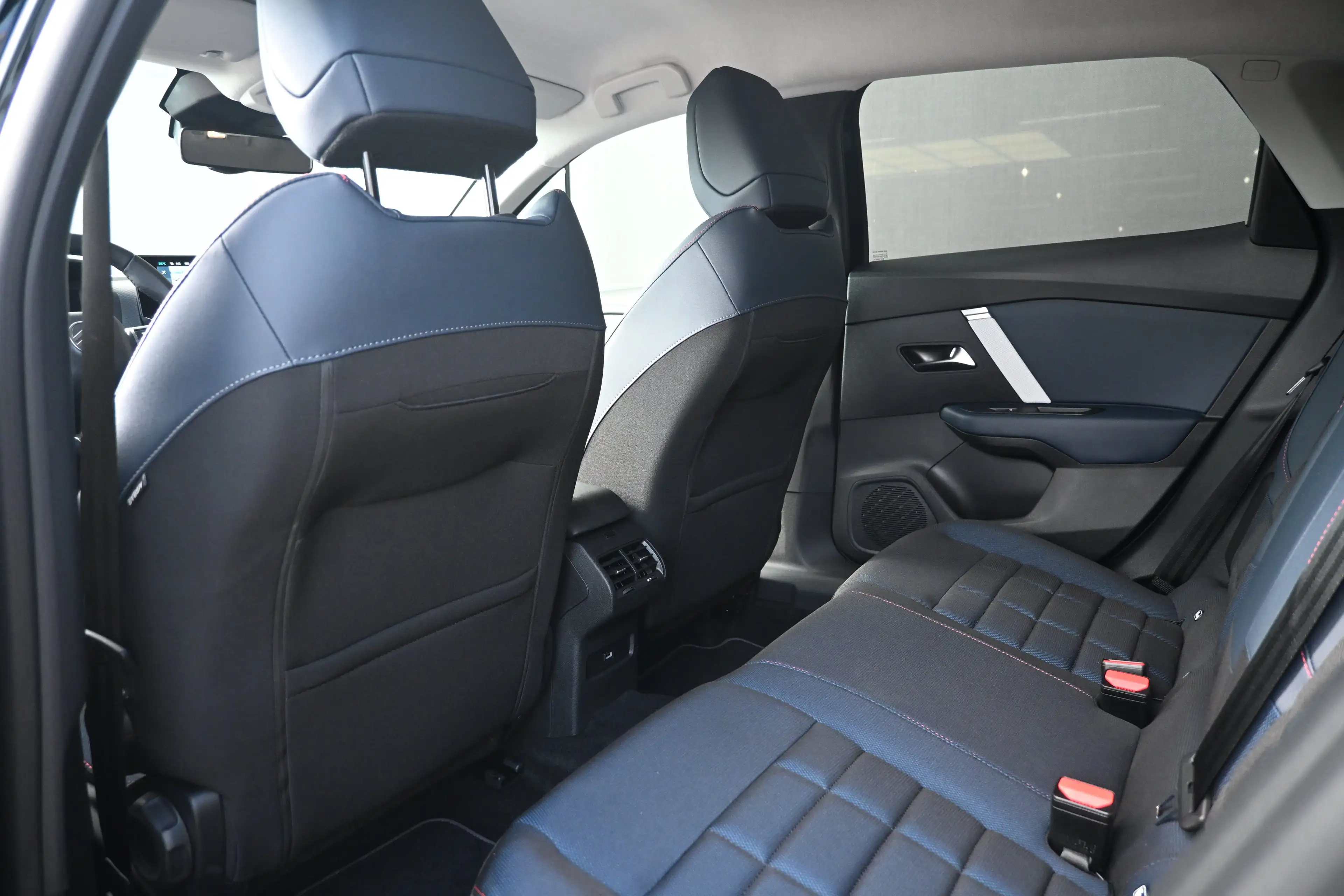 Citroen E-C4 Electric Collection 156pk Extended range 54 kWh DEMO-DEAL! — photo 10