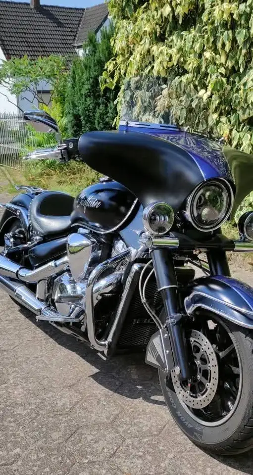 Suzuki Intruder C