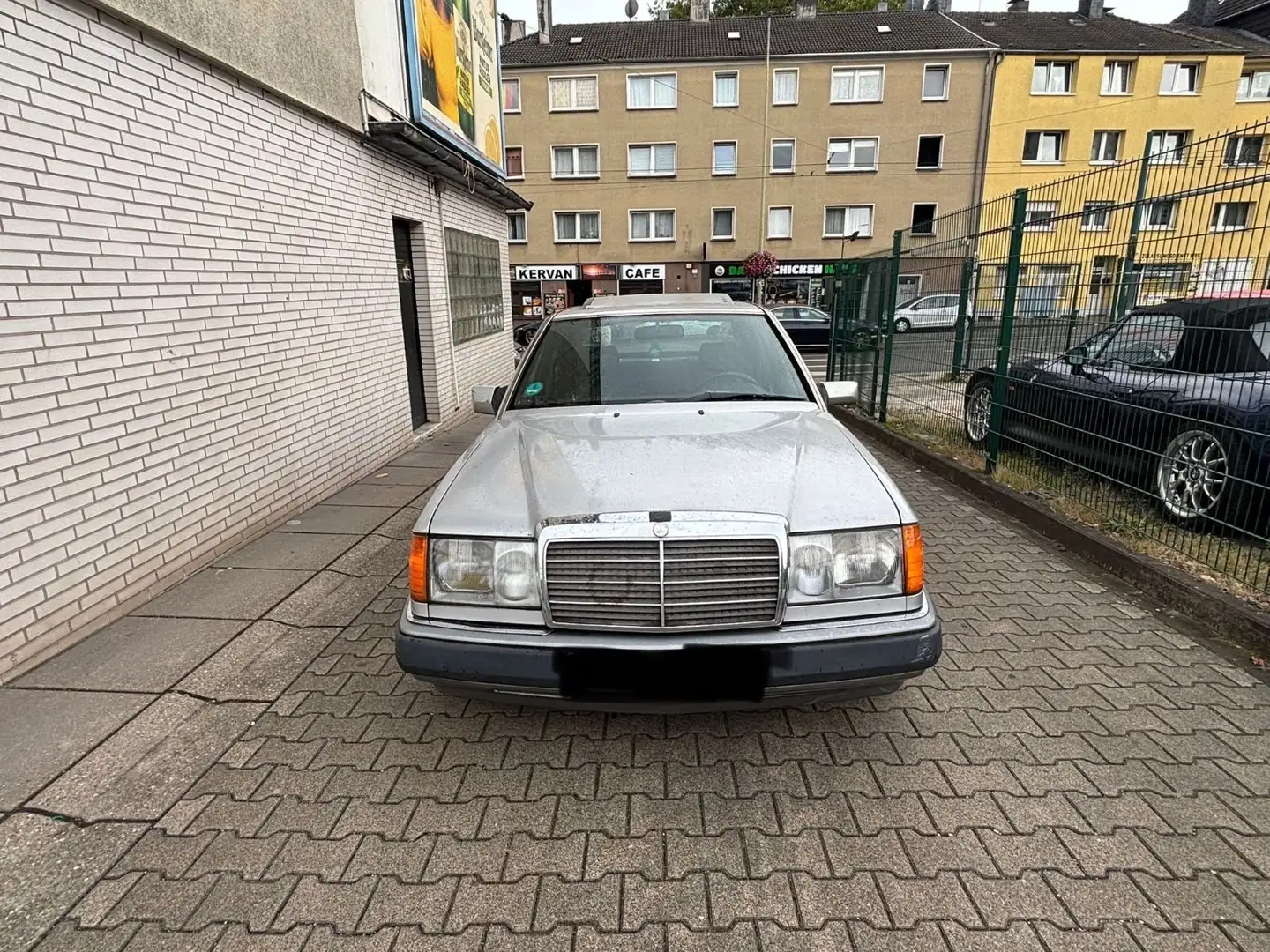 Mercedes-Benz 200 E SCHIEBEDACH*STANDZHEIZUNG* KEIN TÜV Grau - 2