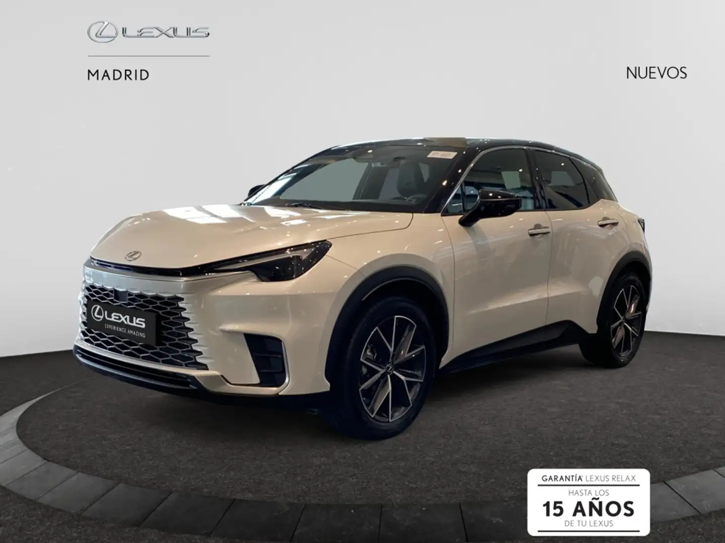 Lexus LBX Emotion Blanco - 2