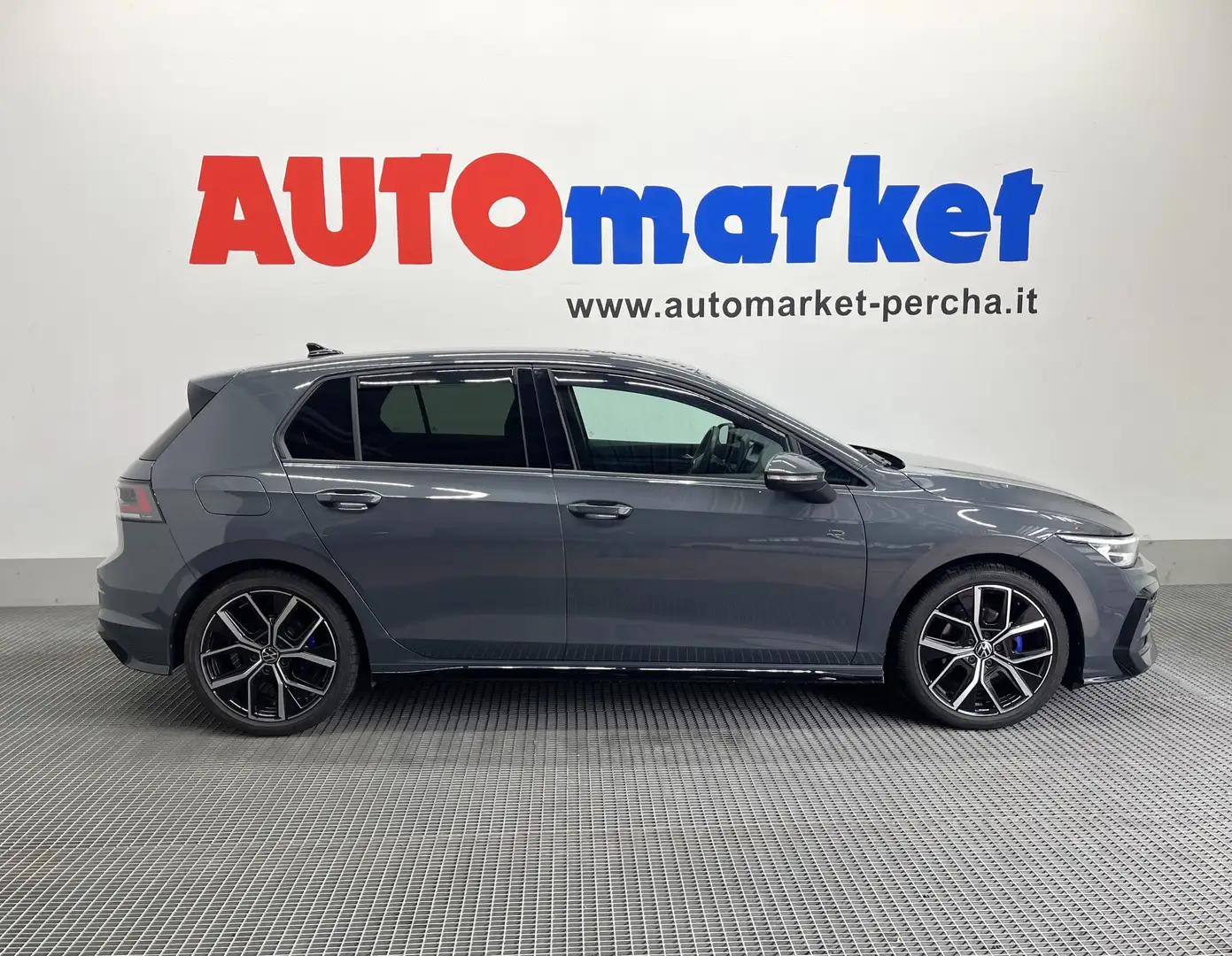 Volkswagen Golf 1.5 etsi R-Line 150cv dsg Grau - 1