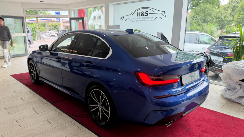 BMW 330 e M Sport — photo 8