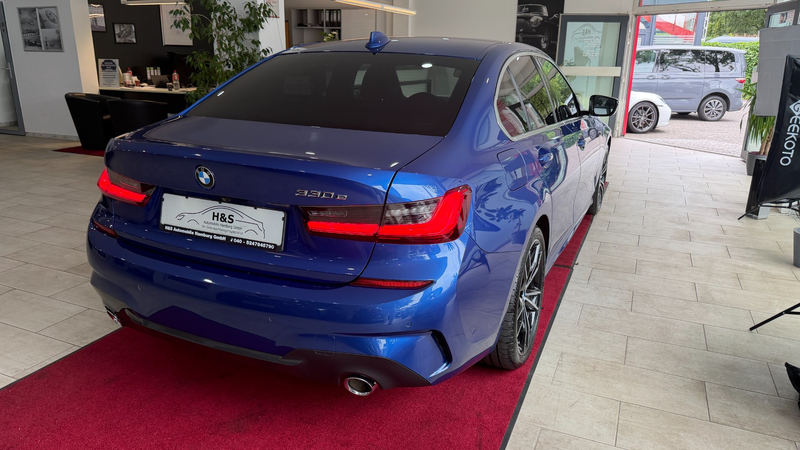 BMW 330 e M Sport — photo 10