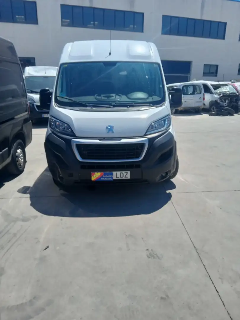 Peugeot Boxer Furgón 2.2BlueHDI 335 L2H2 Pack S&S 140 Blanc - 1