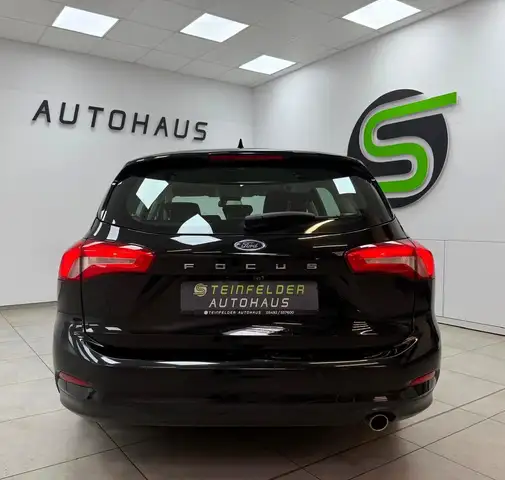 Ford Focus view 6