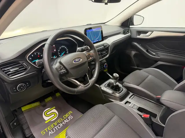Ford Focus view 9