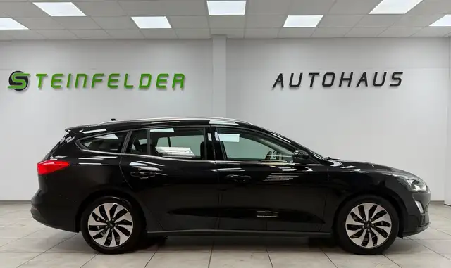 Ford Focus view 4