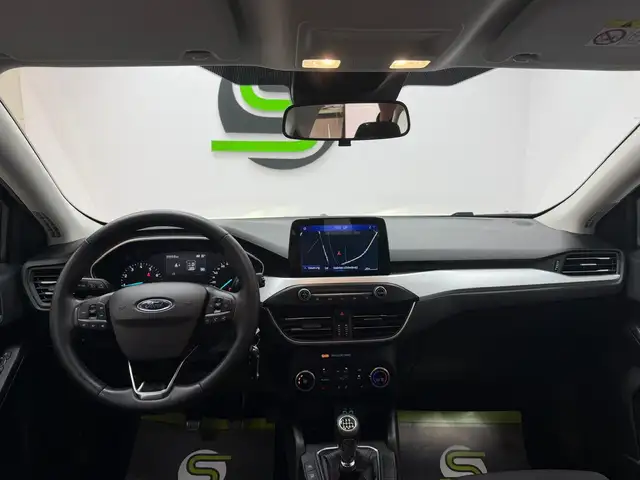 Ford Focus view 15