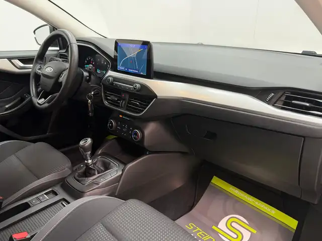 Ford Focus view 10
