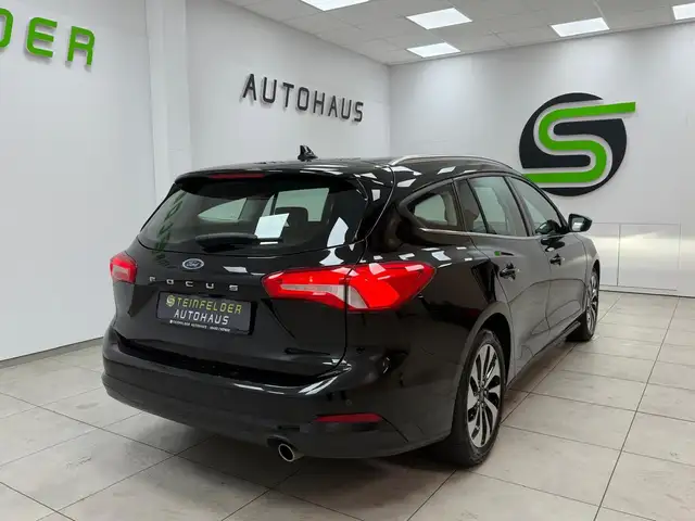 Ford Focus view 7
